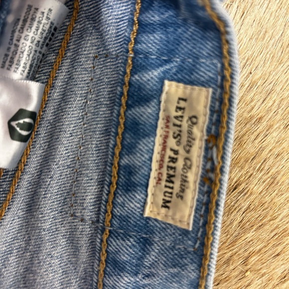 Levi's Premium Ribcage Bell Jeans🔥🔥♥️ - Picture 4 of 10